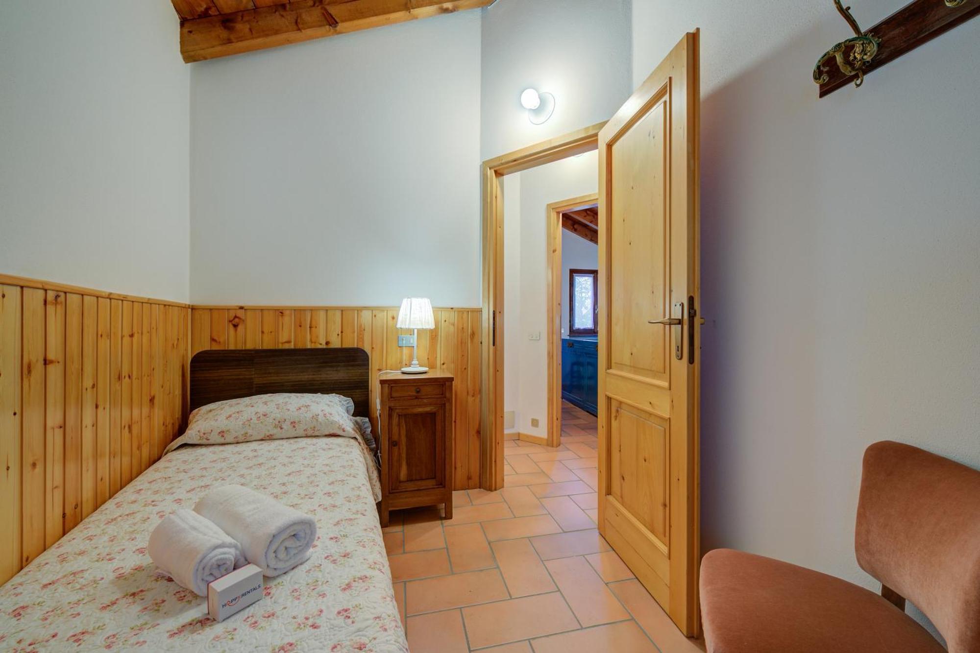 Villa Il Castagno Few Min From Beach - Happy Rentals Castelveccana Exterior foto
